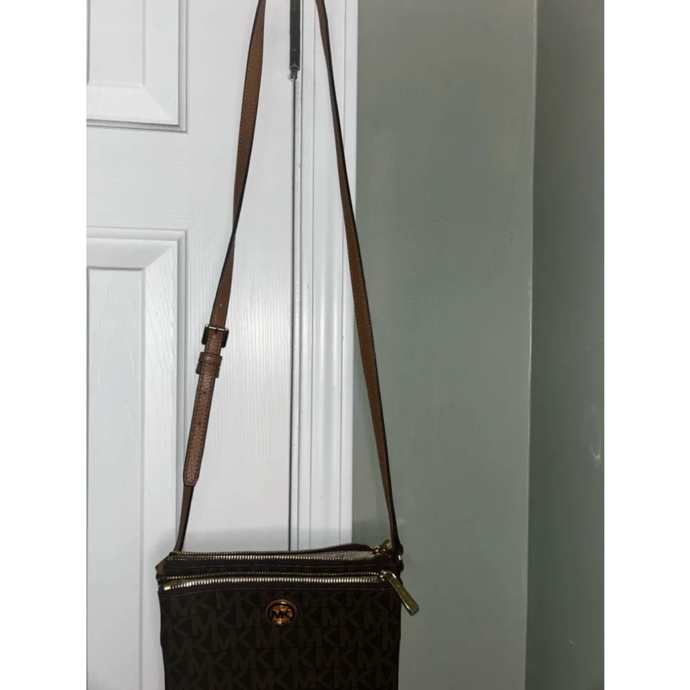 Authentic Michael Kors Original Fulton Double Zip Crossbody Brown